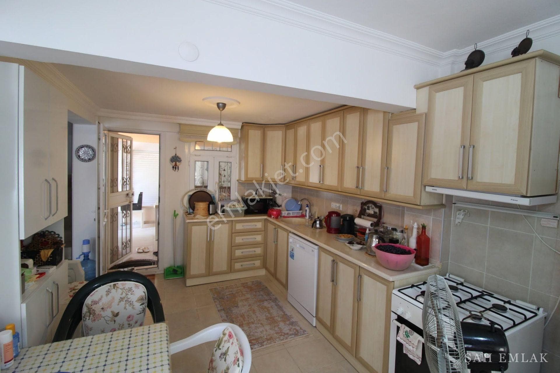 Detached 3+1 villa with garden, 200 m from the sea, in Akbük — photo 13