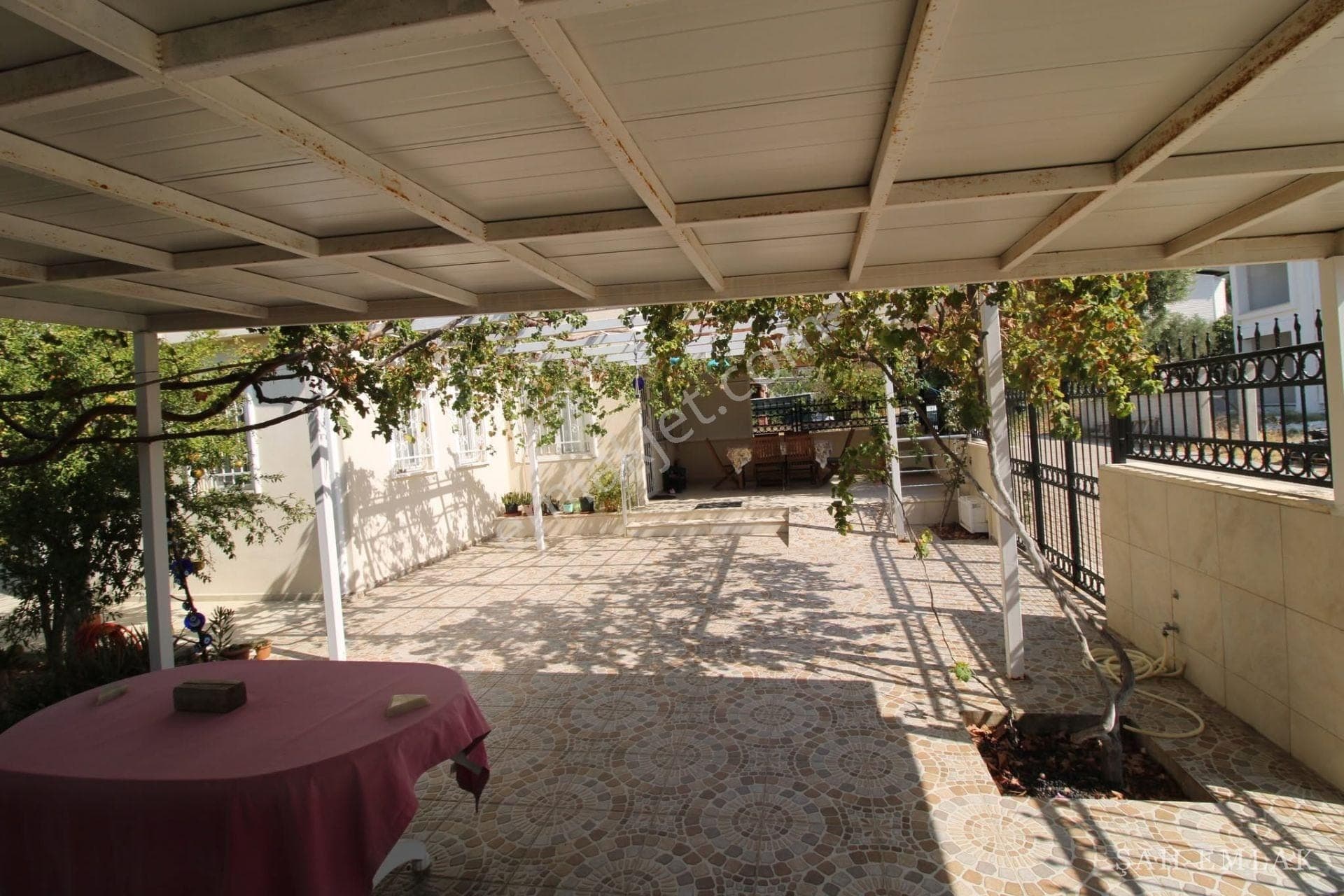 Detached 3+1 villa with garden, 200 m from the sea, in Akbük — photo 33