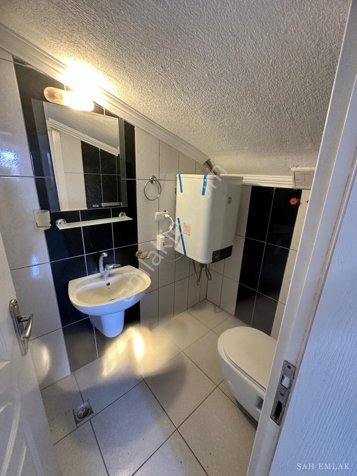 3+1 Dachgeschoss-Duplexwohnung an der Ege Caddesi, Efeler — Foto 20