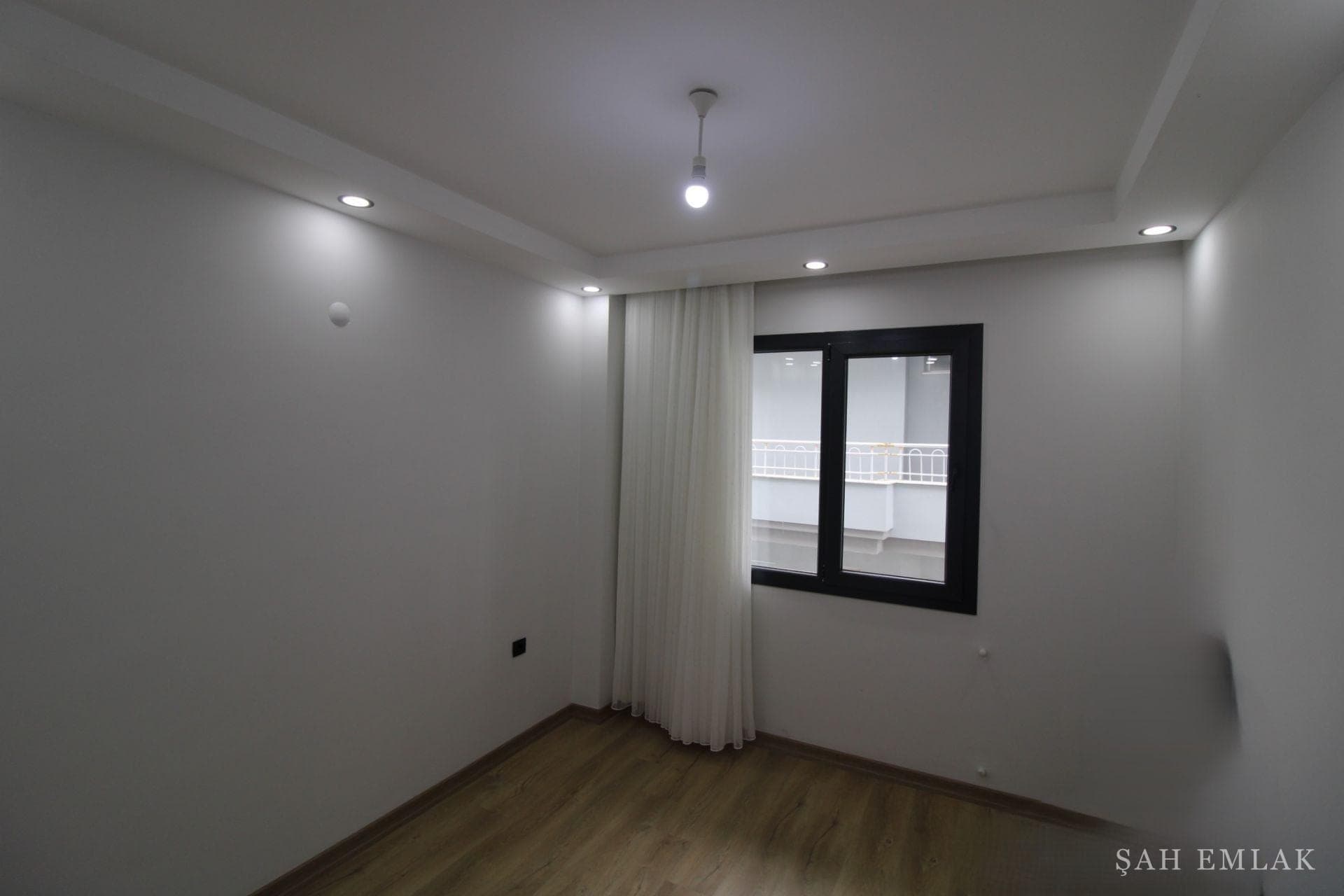 Efeler'de sıfır asansörlü binada 2+1 eşyalı daire — fotoğraf 14
