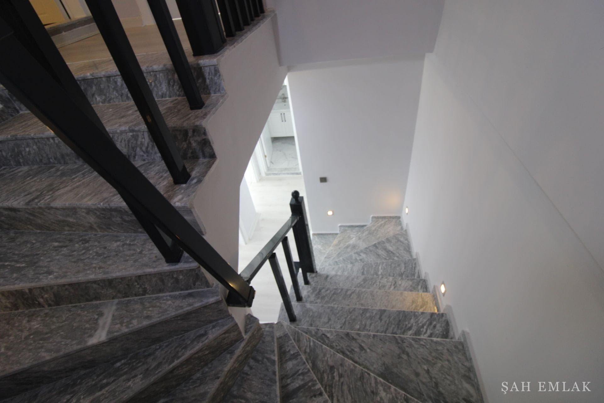 Hisar'da satılık 3+1 bitişik nizam villa, oturuma hazır — fotoğraf 21