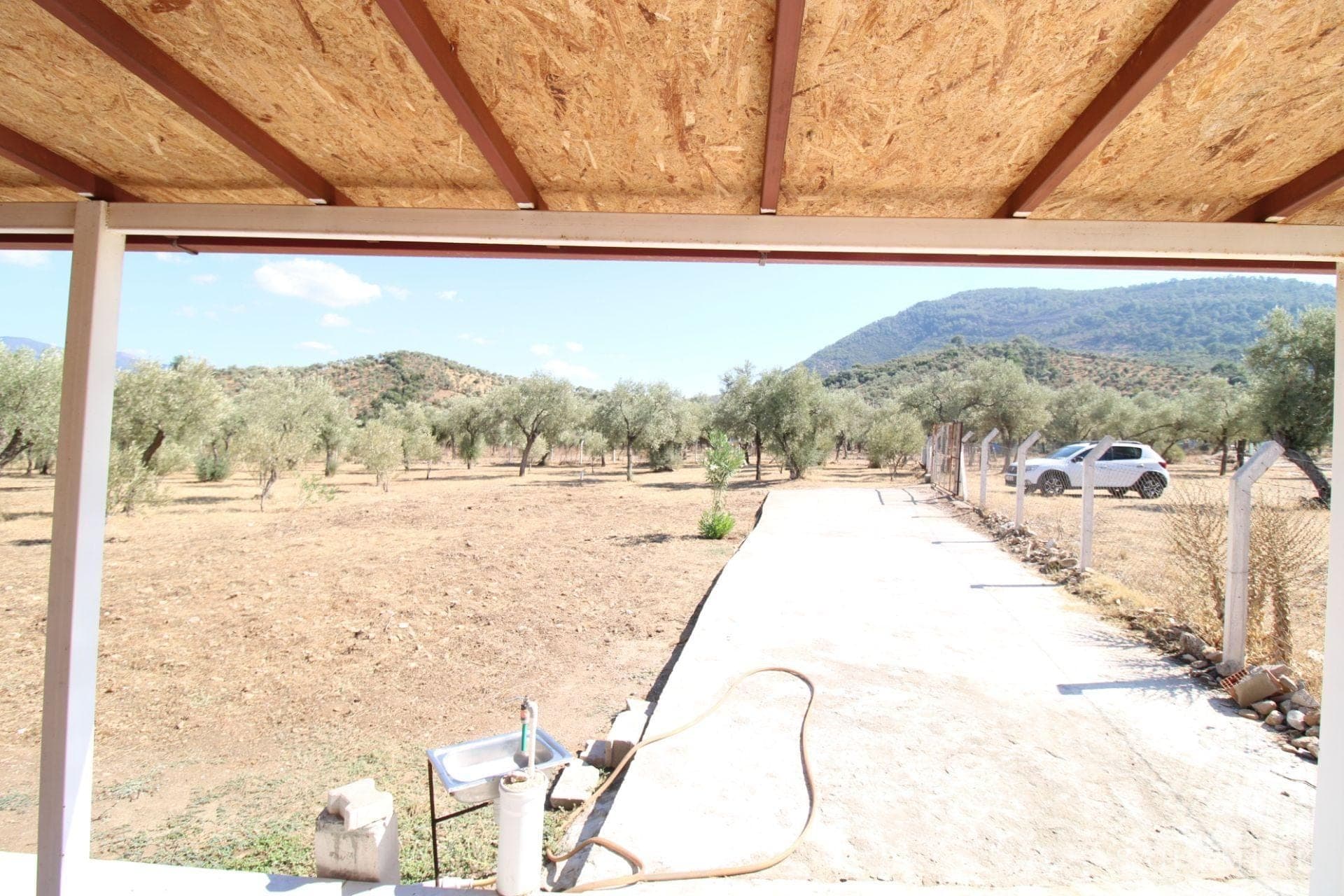 2.551 m² Olivenhain in Pınarcık mit freistehendem 1+1-Haus — Foto 10