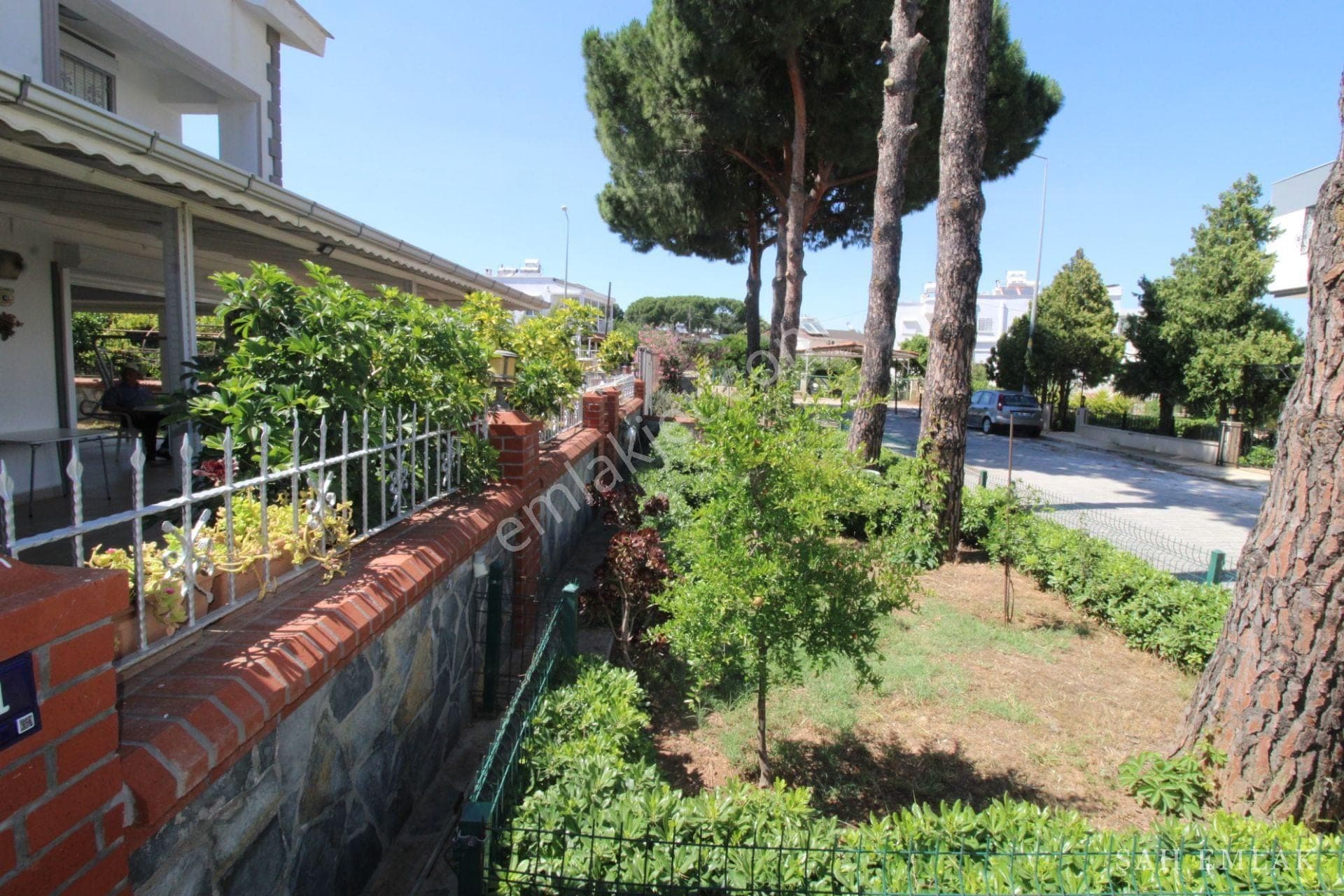 6+1 freistehende Villa in der Yeşilkent-Anlage, 100 m zum Meer — Foto 18