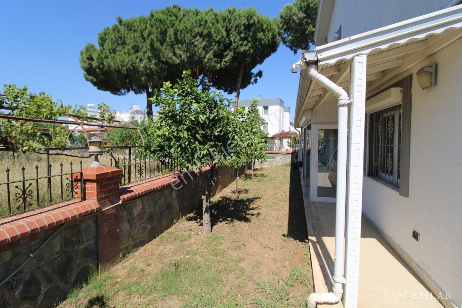 6+1 freistehende Villa in der Yeşilkent-Anlage, 100 m zum Meer — Foto 19