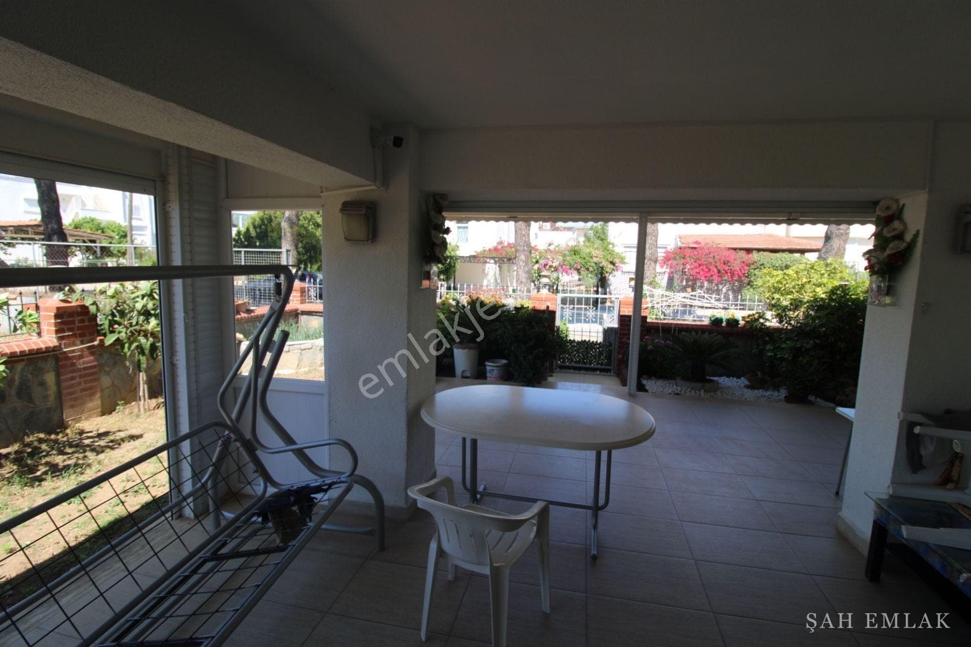 6+1 freistehende Villa in der Yeşilkent-Anlage, 100 m zum Meer — Foto 24