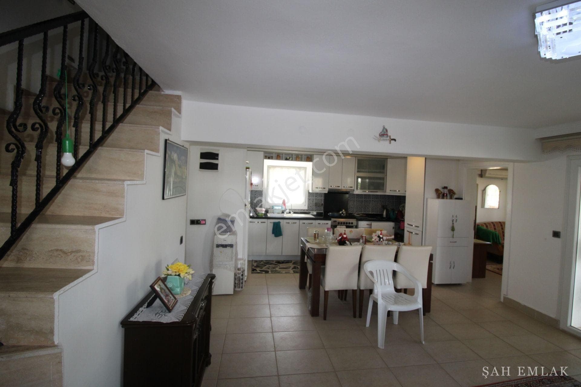 6+1 freistehende Villa in der Yeşilkent-Anlage, 100 m zum Meer — Foto 26