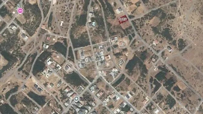 700 m² residential-zoned plot with separate deed in Akyeniköy
