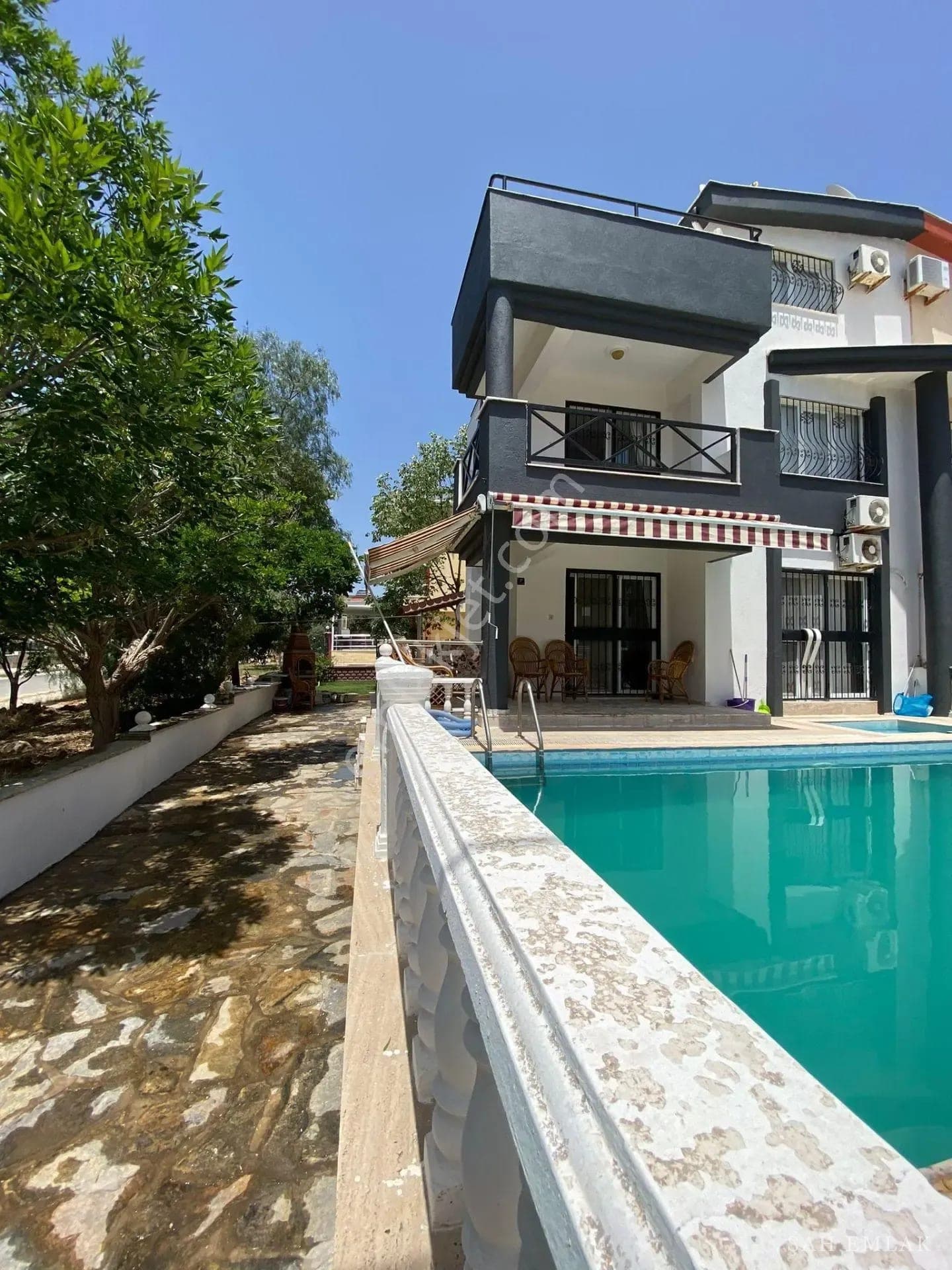 Detached 3+1 villa with pool, 400 m to the sea, in Altınkum