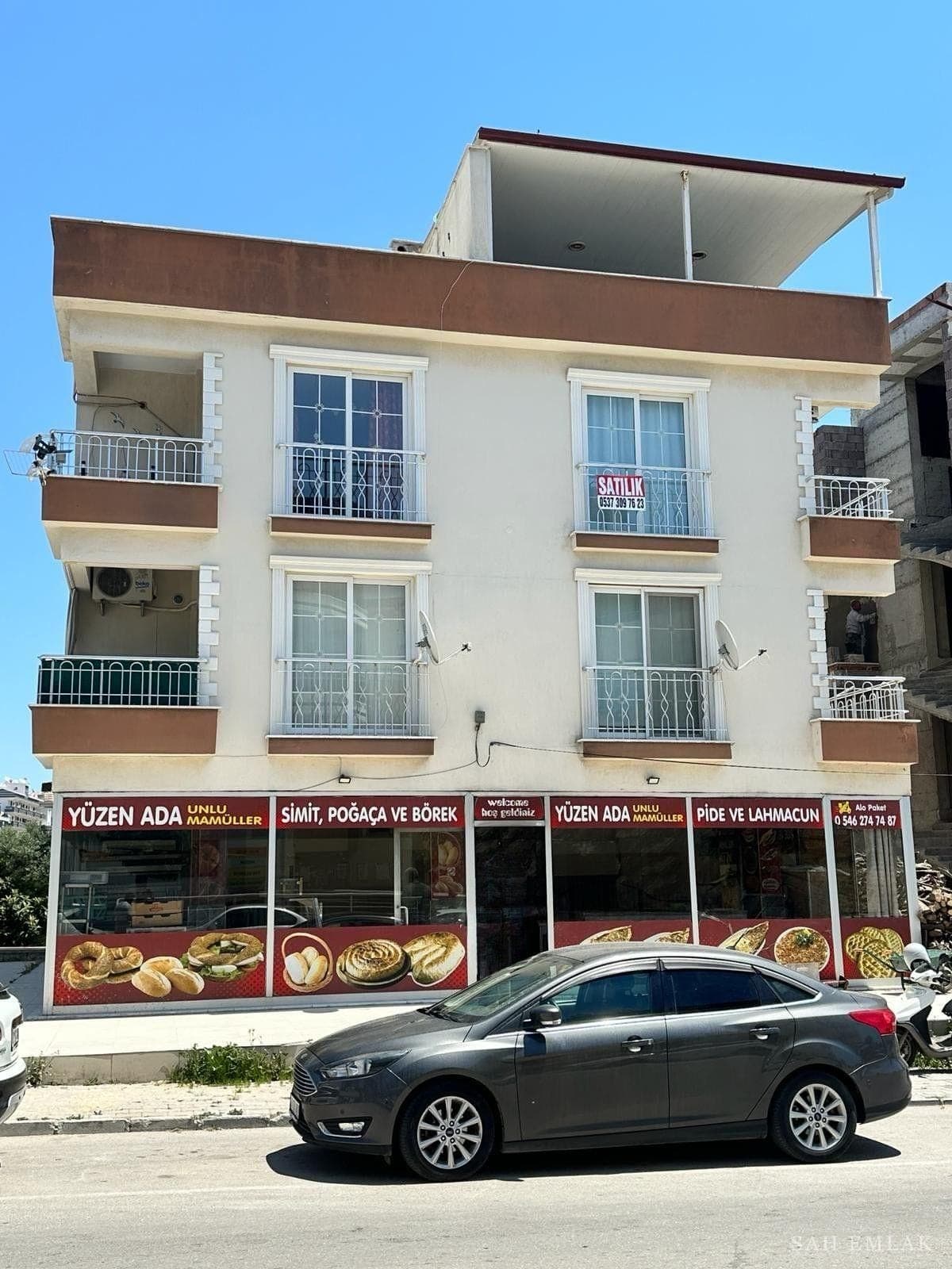 3+1 rooftop duplex apartment on Ege Street, Efeler