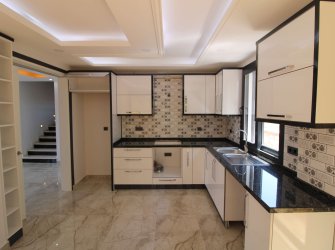 AYDIN DİDİM HİSAR MAH 4+1 AYRI MUTFAK TAM MÜSTAKİL VİLLA