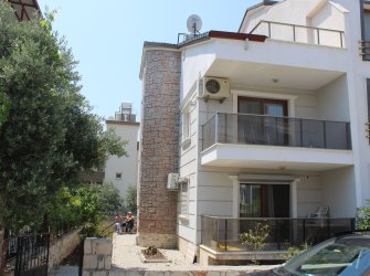 AYDIN DİDİM  CUMHURİYET     MAHALLESİ   3+1   MÜSTAKİL  MERKEZİ KONUM DA 