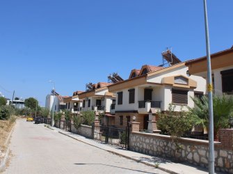 aydın didim altınkum havuzlu site içinde 4+1 müstakil villa