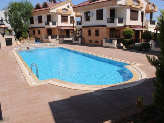 aydın didim altınkum havuzlu site içinde 4+1 müstakil villa