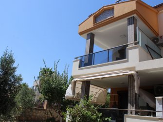 aydın didim altınkum havuzlu site içinde 4+1 müstakil villa