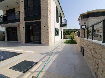 DİDİM SATILIK 5+1 AYRI MUTFAK MÜSTAKİL VİLLA 330 M2 ARSA İÇİNDE